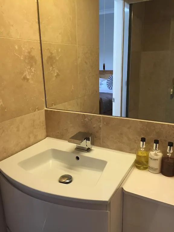 וויטבי Sandpiper House בית הארחה